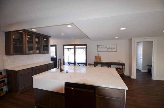 421 Meadow LANE, Eagle, WI 53119