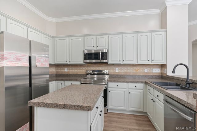 8643 CARILLION Parkway, Montgomery, AL 36117