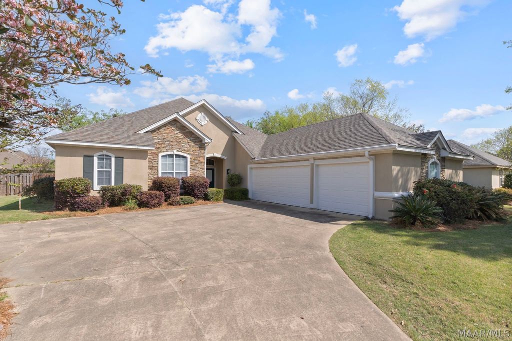 8643 CARILLION Parkway, Montgomery, AL 36117