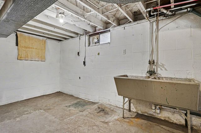 1736 Montague Avenue, Muskegon, MI 49441