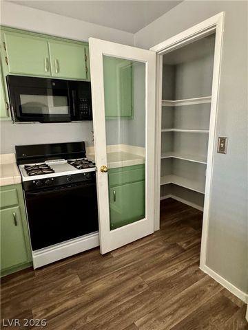 6201 East Lake Mead Boulevard 223, Las Vegas, NV 89156