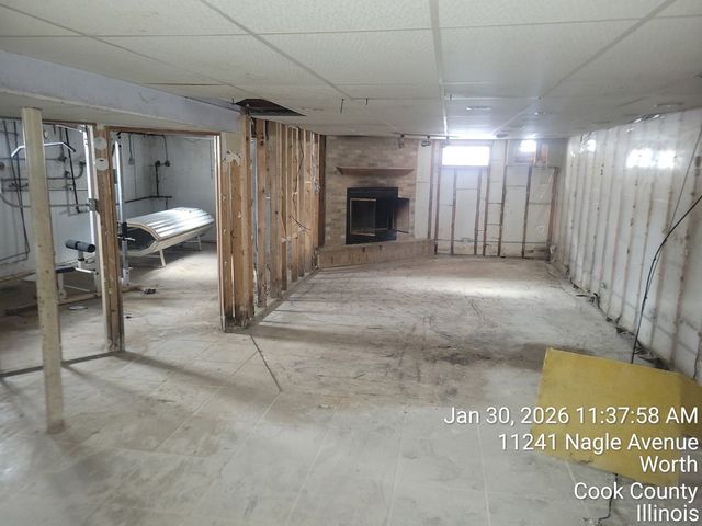 11241 S Nagle Avenue, Worth, IL 60482