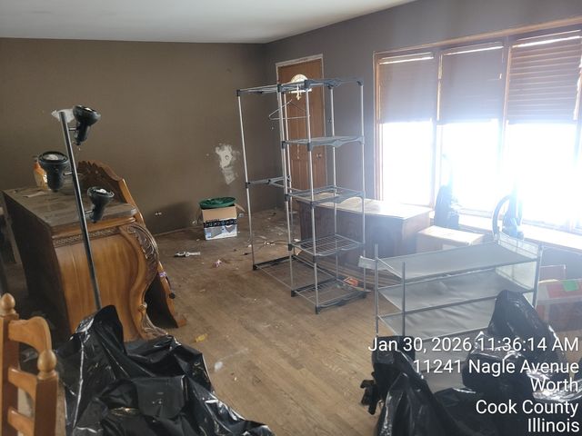 11241 S Nagle Avenue, Worth, IL 60482