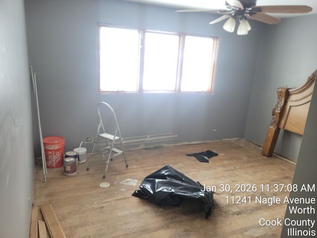 11241 S Nagle Avenue, Worth, IL 60482