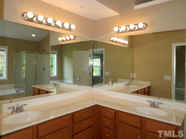 211 Chateau Place, Chapel Hill, NC 27516