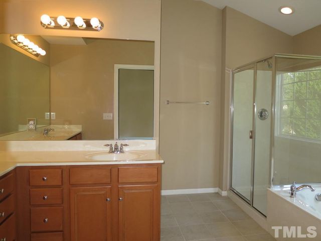 211 Chateau Place, Chapel Hill, NC 27516
