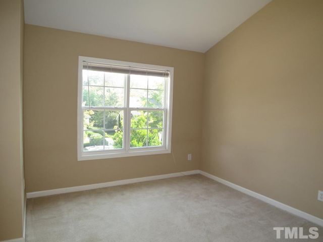 211 Chateau Place, Chapel Hill, NC 27516