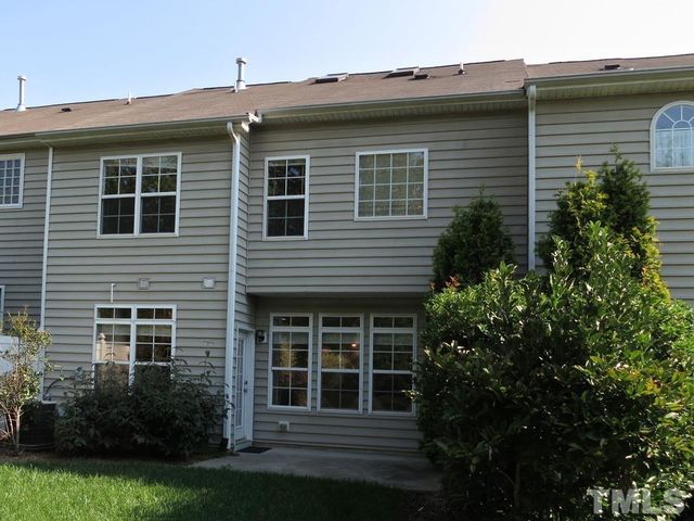 211 Chateau Place, Chapel Hill, NC 27516