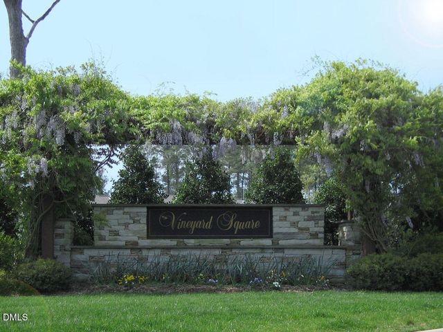 211 Chateau Place, Chapel Hill, NC 27516