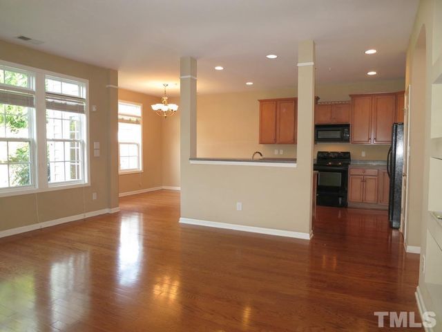 211 Chateau Place, Chapel Hill, NC 27516