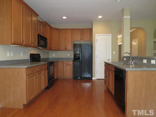 211 Chateau Place, Chapel Hill, NC 27516