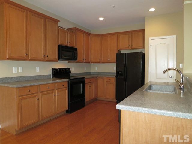 211 Chateau Place, Chapel Hill, NC 27516