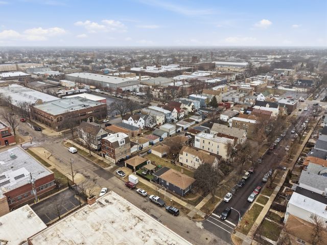 1900 N Kenneth Avenue, Chicago, IL 60639