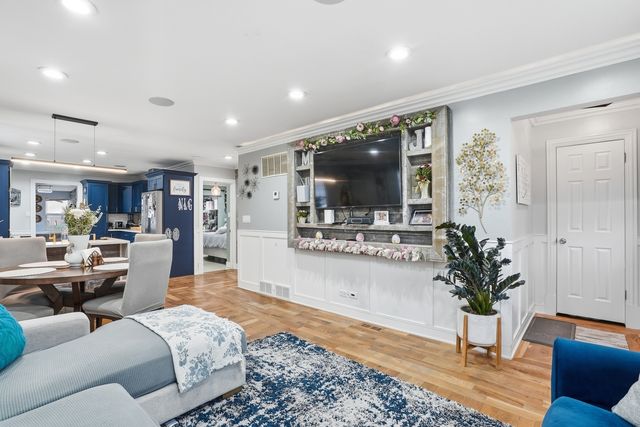 1900 N Kenneth Avenue, Chicago, IL 60639