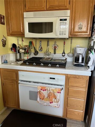 19645 Rolling Green Drive, Apple Valley, CA 92308