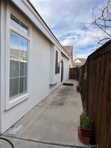 19645 Rolling Green Drive, Apple Valley, CA 92308