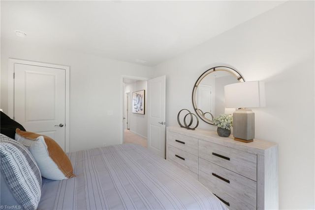 1872 Pheasant Trace Circle, Kernersville, NC 27284