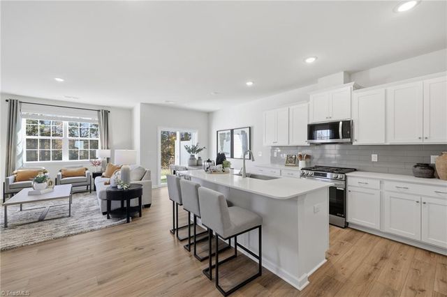 1872 Pheasant Trace Circle, Kernersville, NC 27284