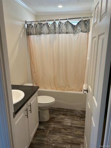 1698 Solo Lane, Newport, MI 48166