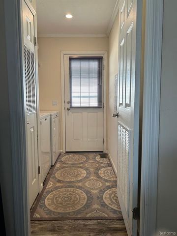 1698 Solo Lane, Newport, MI 48166