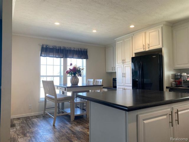 1698 Solo Lane, Newport, MI 48166