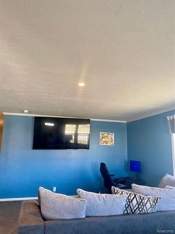 1698 Solo Lane, Newport, MI 48166