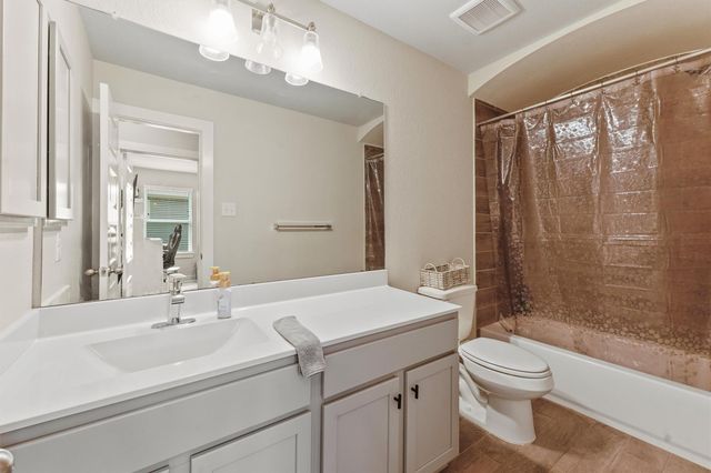 2231 Bright Sunrise Trail, Fresno, TX 77545