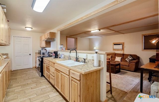 231 N State Highway 95, Yoakum, TX 77995