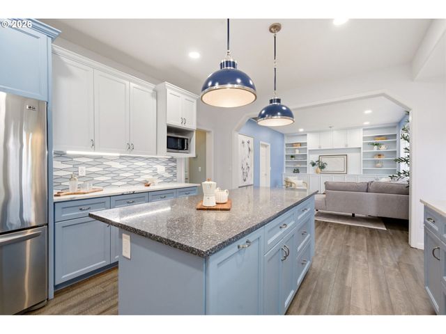 13683 Sw TAMAWAY Ln, Portland, OR 97223