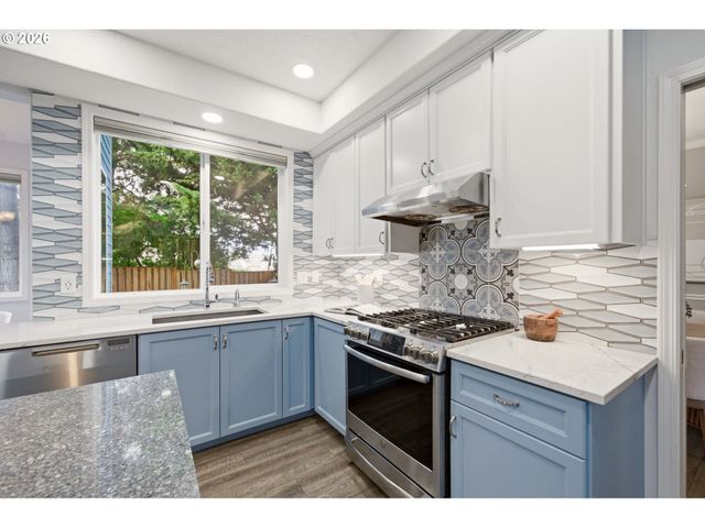 13683 Sw TAMAWAY Ln, Portland, OR 97223