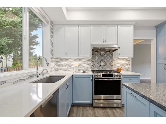 13683 Sw TAMAWAY Ln, Portland, OR 97223