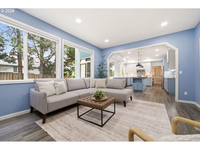 13683 Sw TAMAWAY Ln, Portland, OR 97223