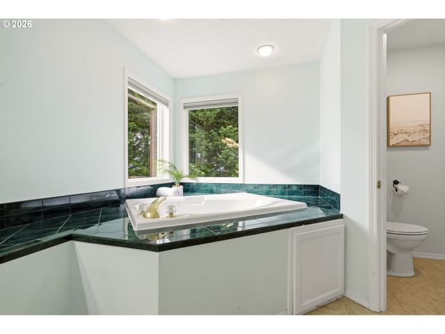 13683 Sw TAMAWAY Ln, Portland, OR 97223