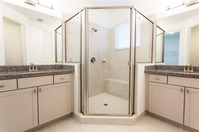 11340 SW 16th St 11340, Pembroke Pines, FL 33025