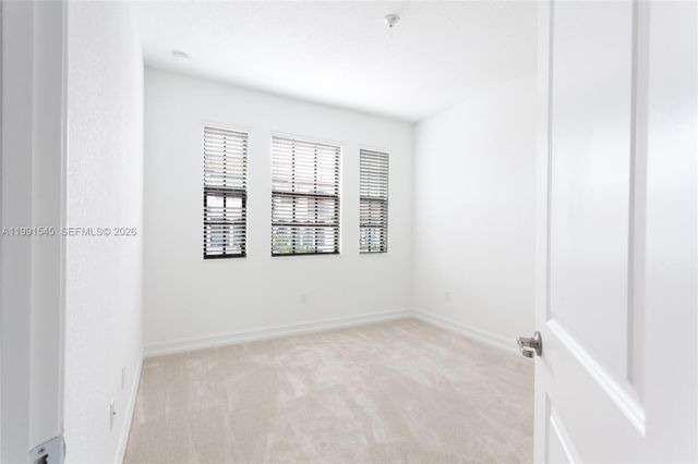 11340 SW 16th St 11340, Pembroke Pines, FL 33025