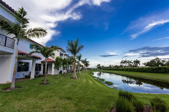 11340 SW 16th St 11340, Pembroke Pines, FL 33025