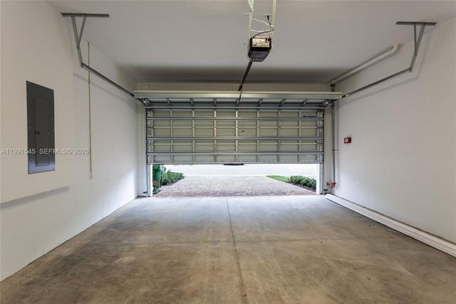 11340 SW 16th St 11340, Pembroke Pines, FL 33025