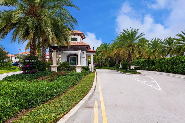 11340 SW 16th St 11340, Pembroke Pines, FL 33025