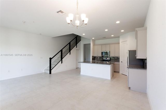 11340 SW 16th St 11340, Pembroke Pines, FL 33025