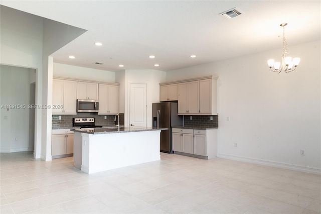 11340 SW 16th St 11340, Pembroke Pines, FL 33025