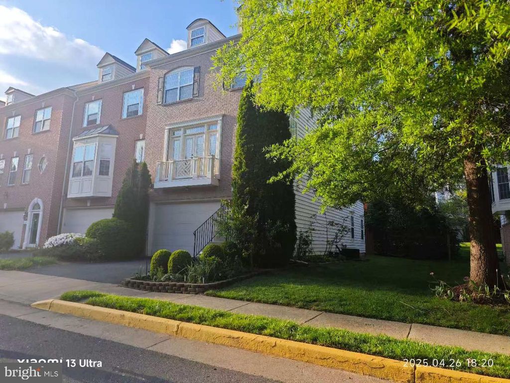 4633 CARISBROOKE LN, Fairfax, VA 22030