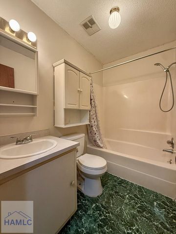 571 Huckleberry Lane, Hinesville, GA 31316