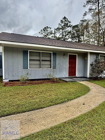 571 Huckleberry Lane, Hinesville, GA 31316