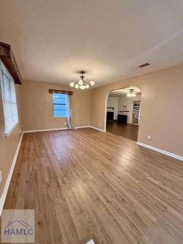 571 Huckleberry Lane, Hinesville, GA 31316