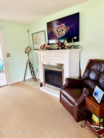 197 S River Drive, Beaufort, NC 28516