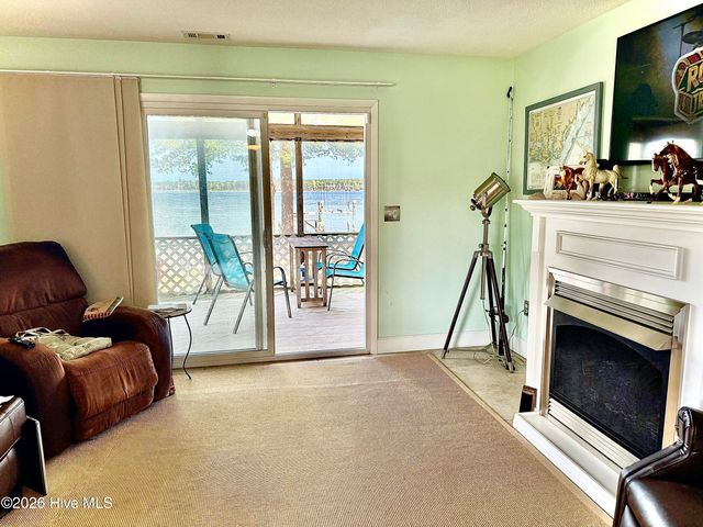 197 S River Drive, Beaufort, NC 28516