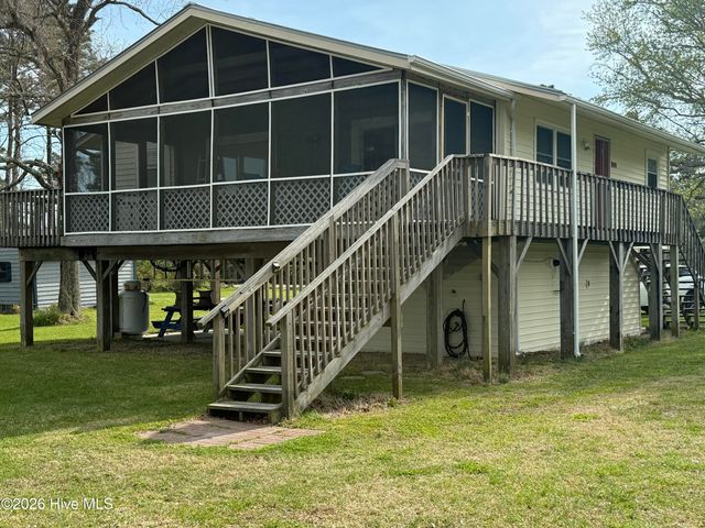 197 S River Drive, Beaufort, NC 28516