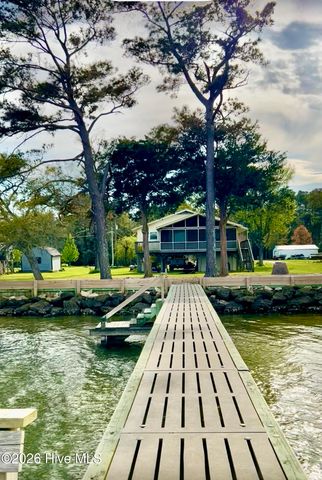 197 S River Drive, Beaufort, NC 28516