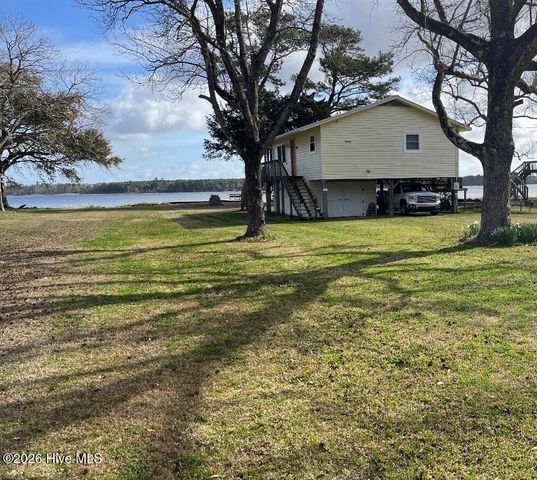 197 S River Drive, Beaufort, NC 28516