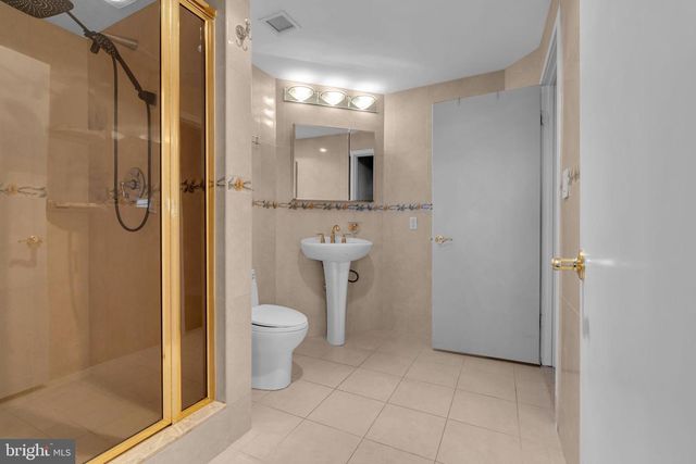 300 OCEAN AVE N #1C, Long Branch, NJ 07740